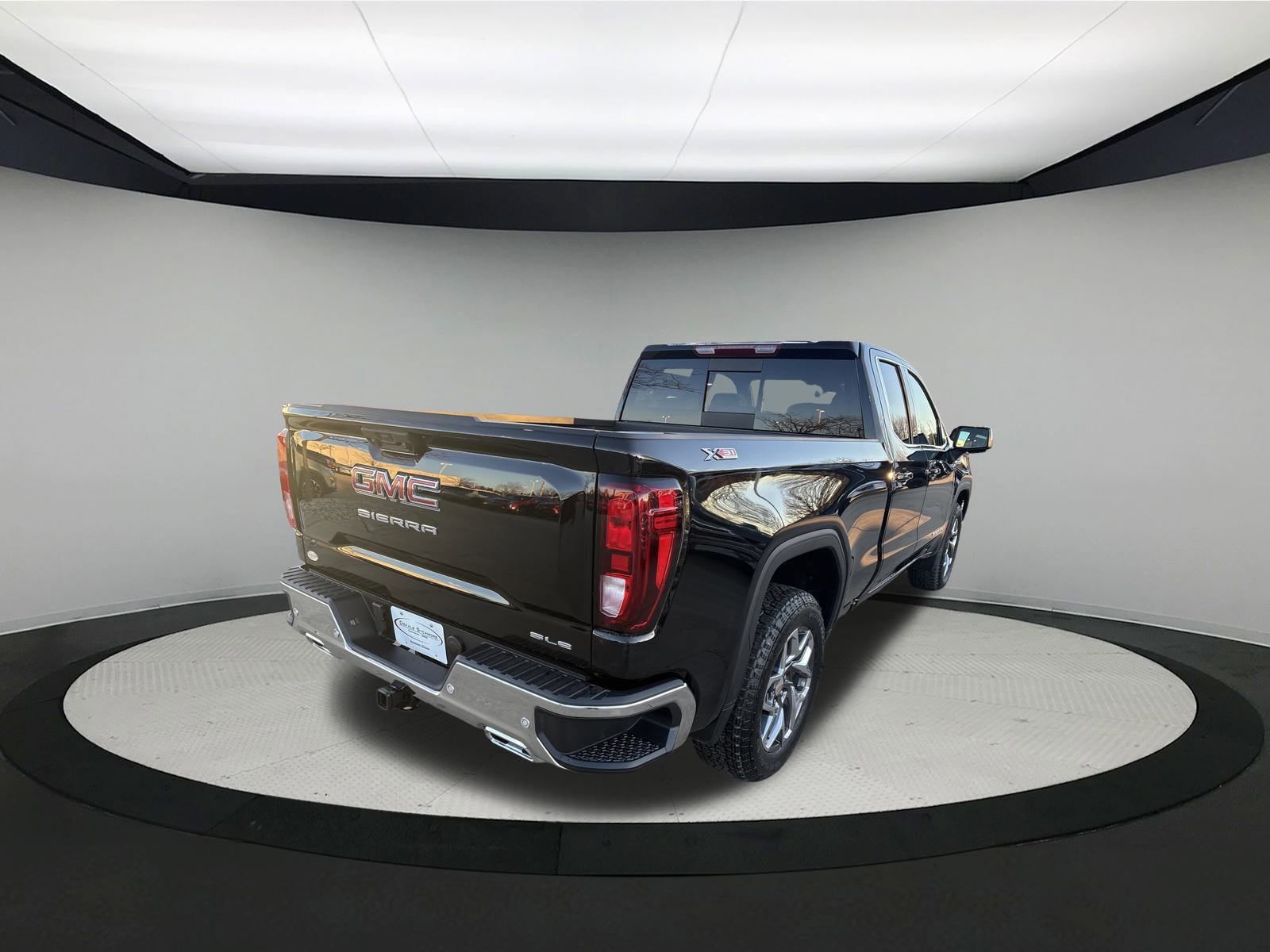 New 2026 GMC Sierra 1500 SLE image 7