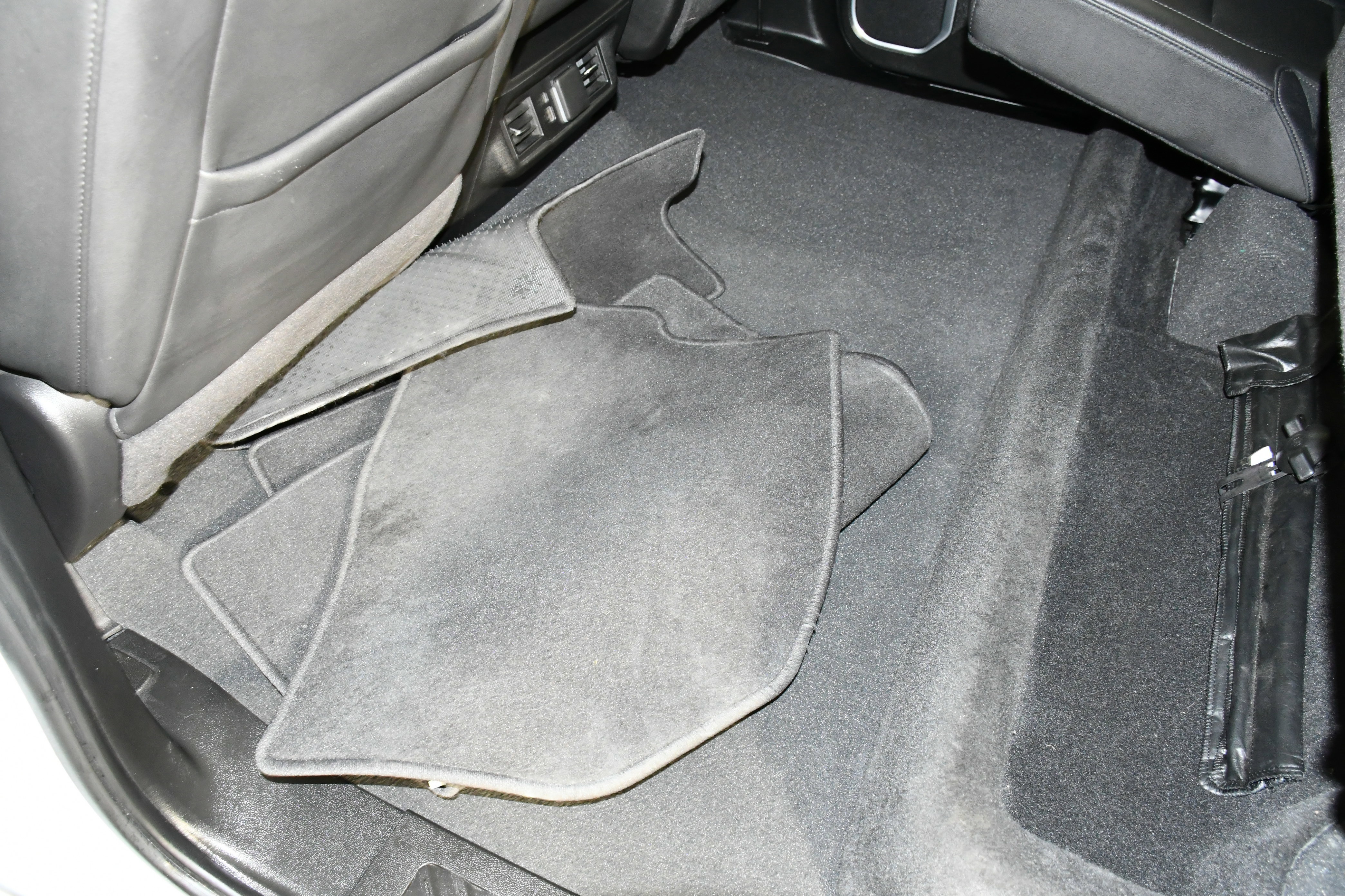 Used 2025 GMC Sierra 1500 SLT image 51