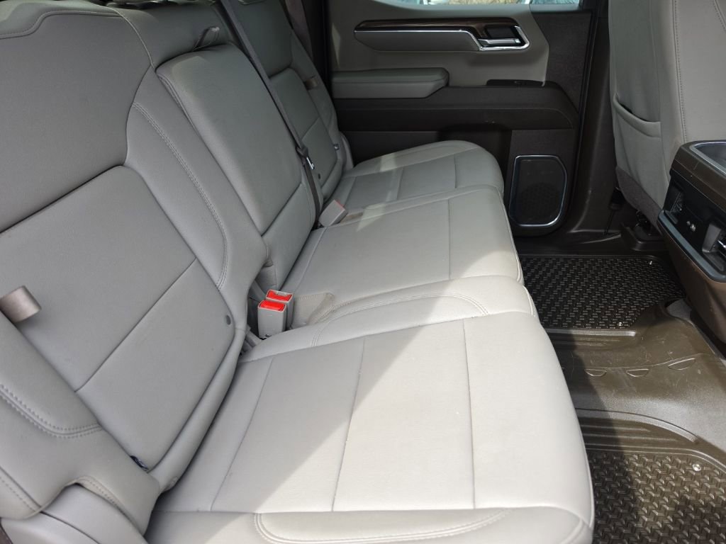 Used 2024 Chevrolet Silverado 1500 LT Trail Boss w/ Convenience Package II AWD/4WD image 30
