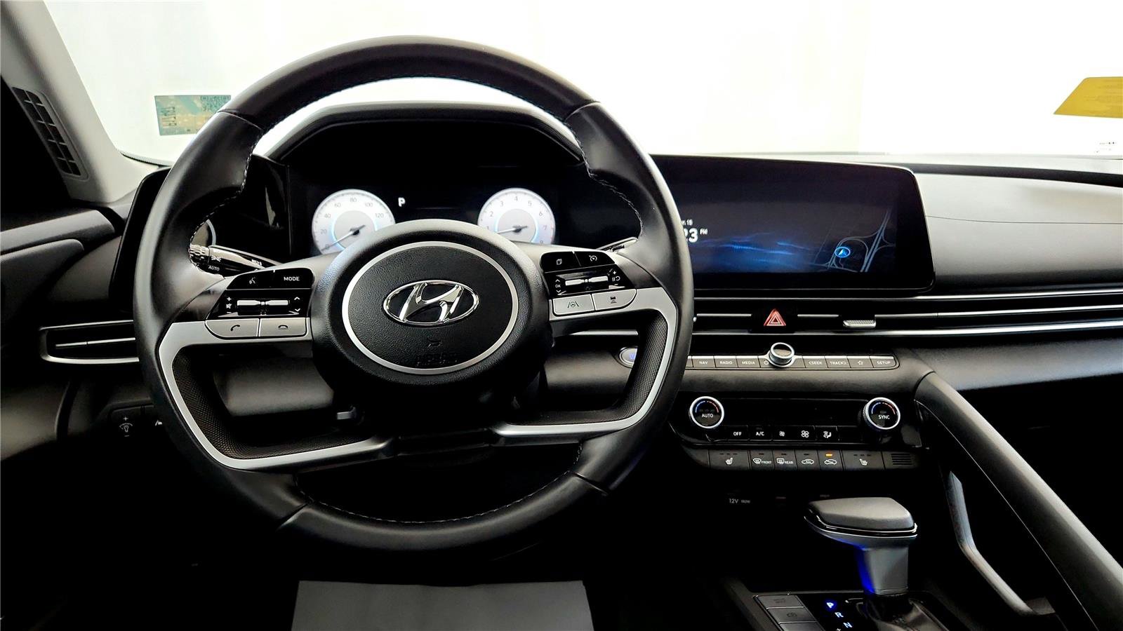 Used 2023 Hyundai Elantra Limited image 23