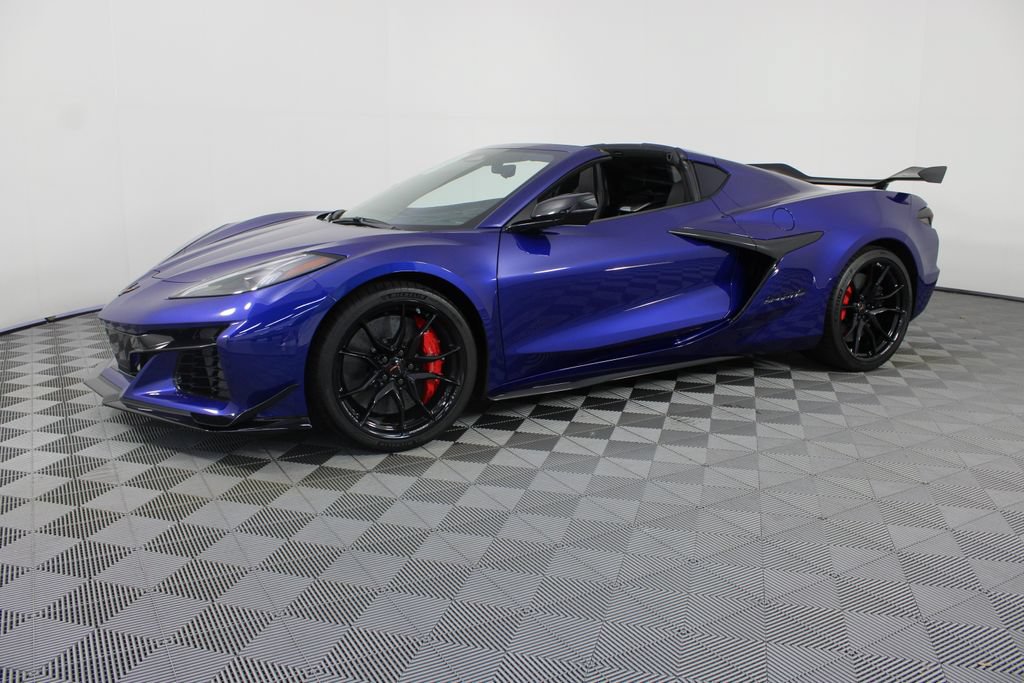 New 2027 Chevrolet Corvette Grand Sport RWD image 2