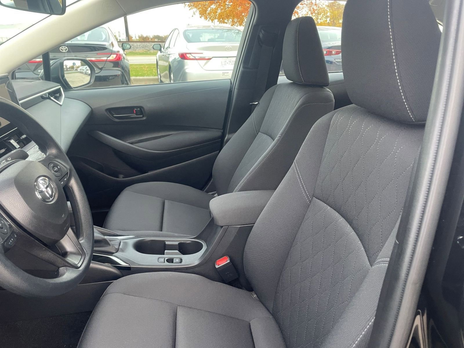 Used 2025 Toyota Corolla LE image 27