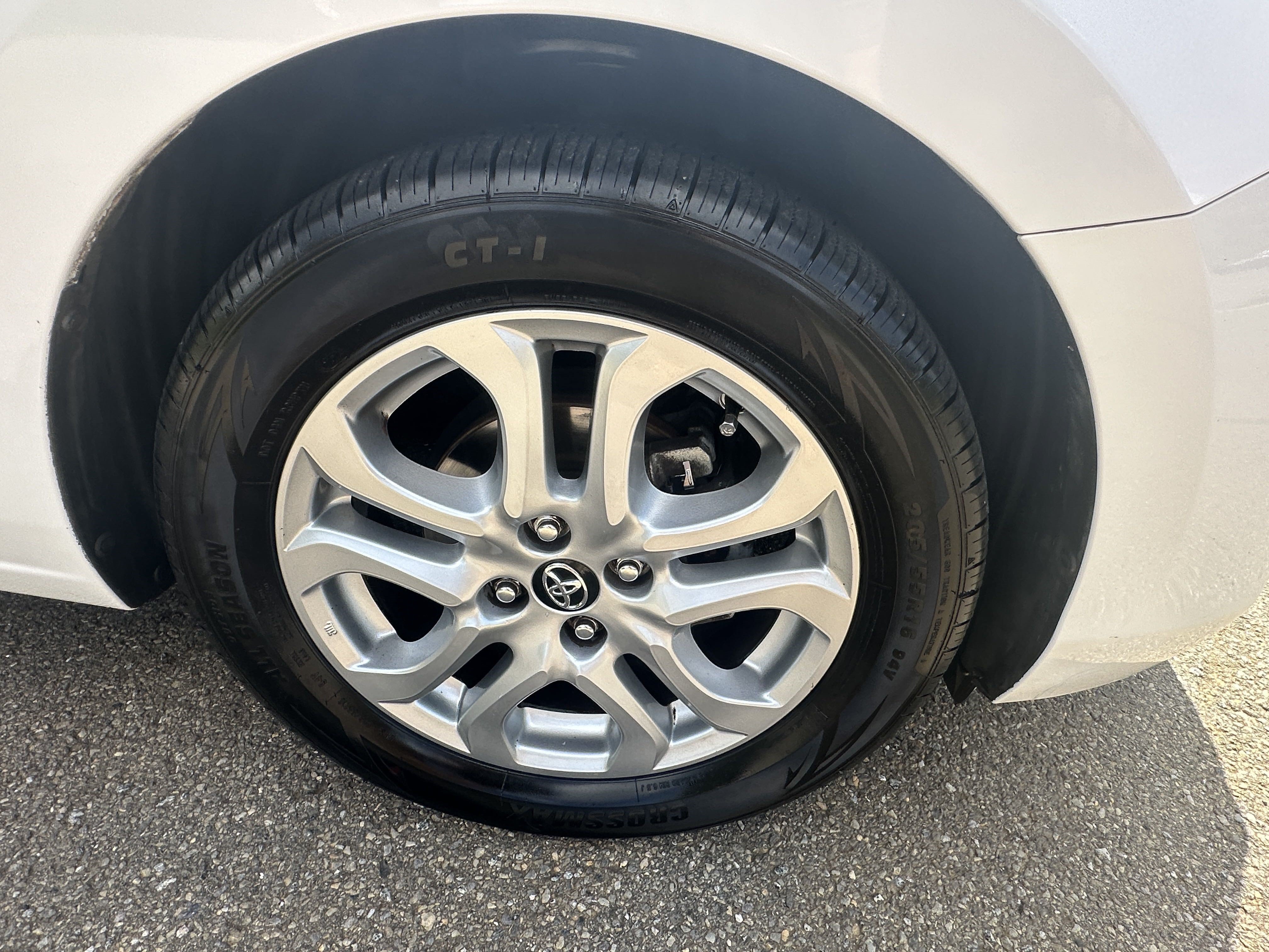 Used 2018 Toyota Yaris iA FWD image 12