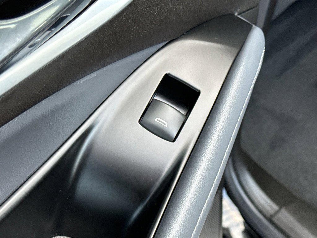 Used 2022 Buick Enclave Essence w/ Experience Buick Package image 32