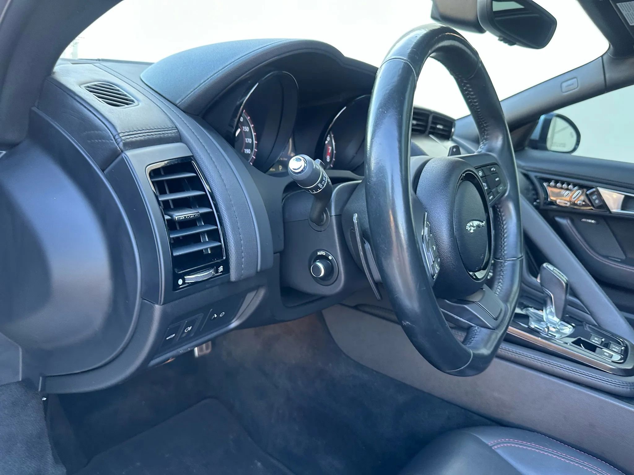 Used 2016 Jaguar F-TYPE S image 25