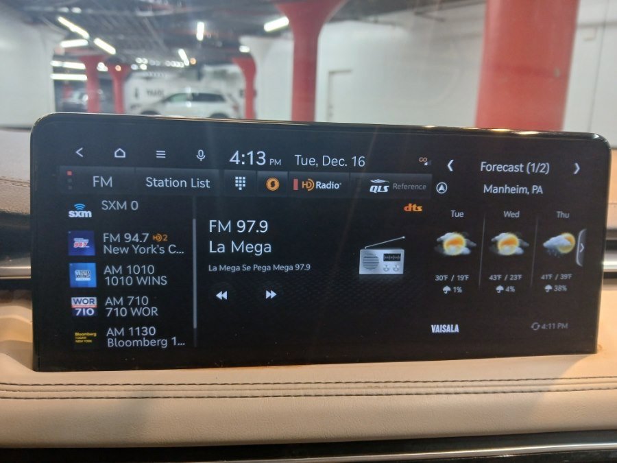 Used 2023 Genesis G70 2.0T w/ Sport Prestige Package image 29