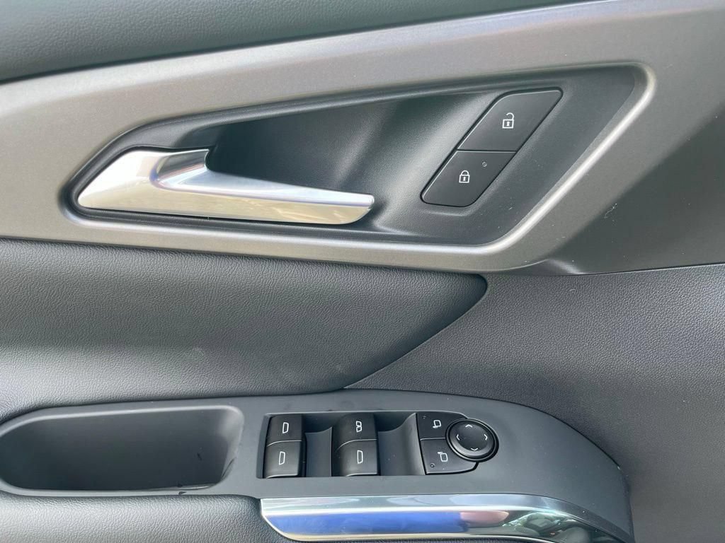 New 2026 Chevrolet Traverse LT w/ Midnight/Sport Edition FWD image 11