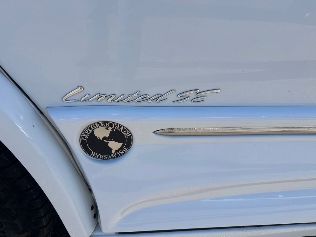 Used 2016 Chevrolet Express 2500 image 33