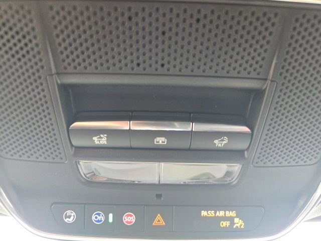 Used 2025 Chevrolet Traverse RS w/ LPO, Floor Liner Package image 32