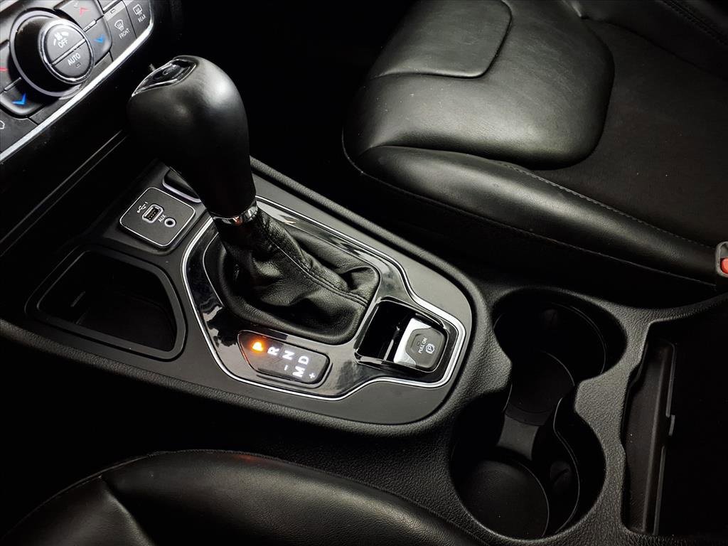 Used 2020 Jeep Cherokee Latitude Plus image 20