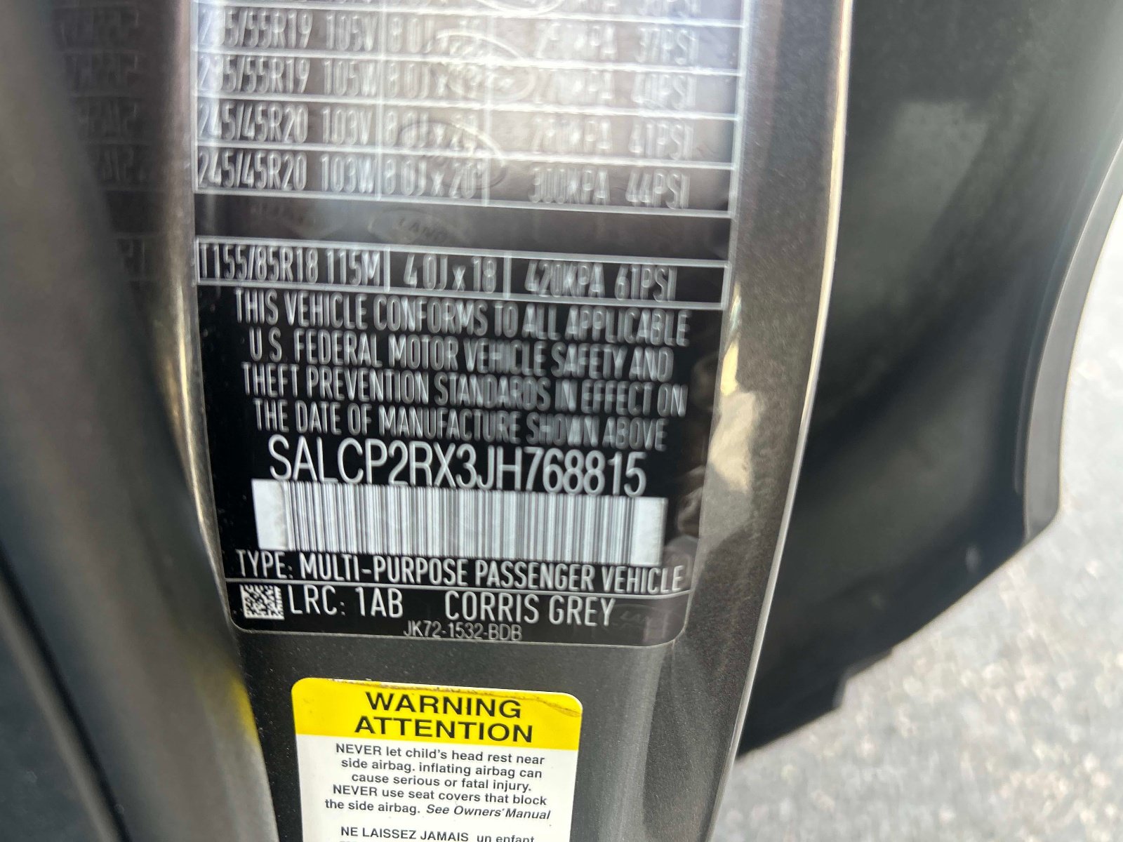 Used 2018 Land Rover Discovery Sport SE AWD/4WD image 21