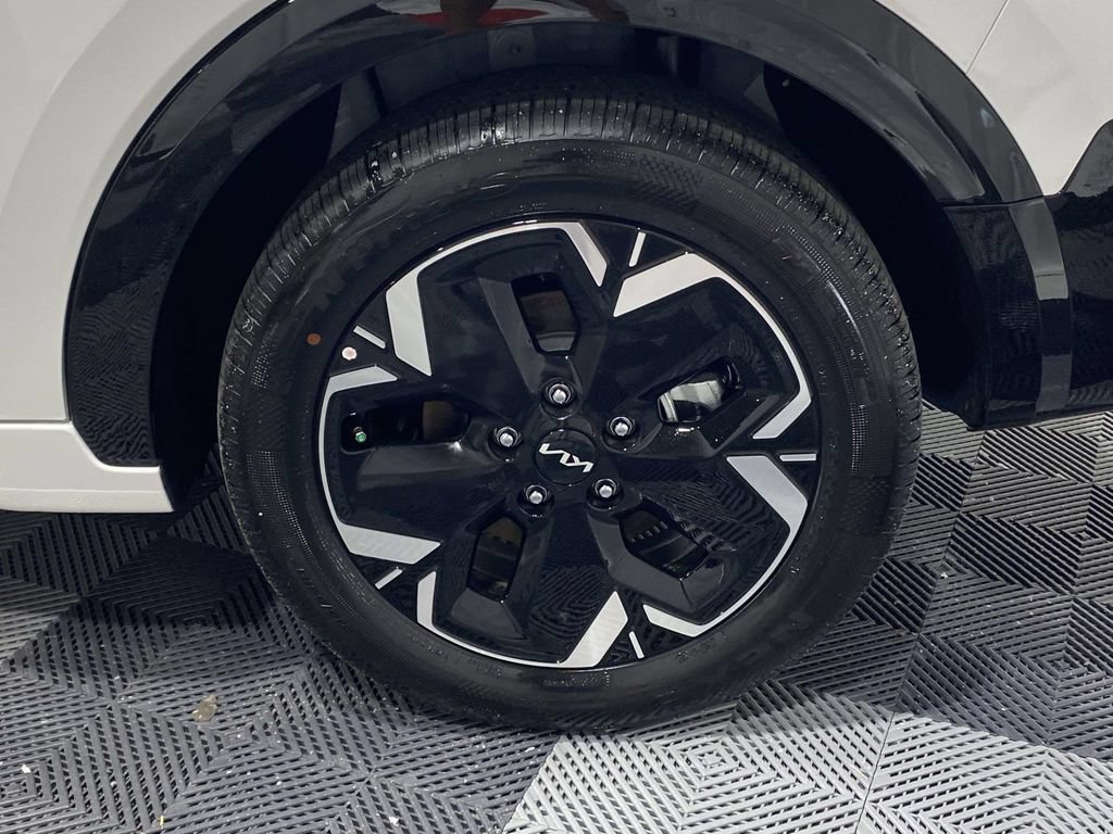 New 2026 Kia Niro Wind FWD image 8