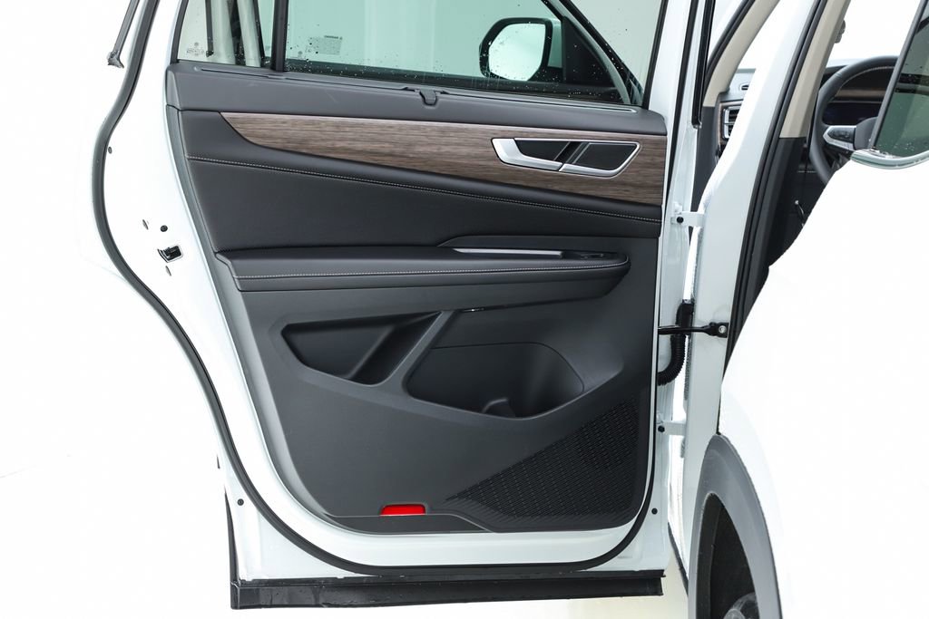 New 2026 Volkswagen Atlas SEL image 17
