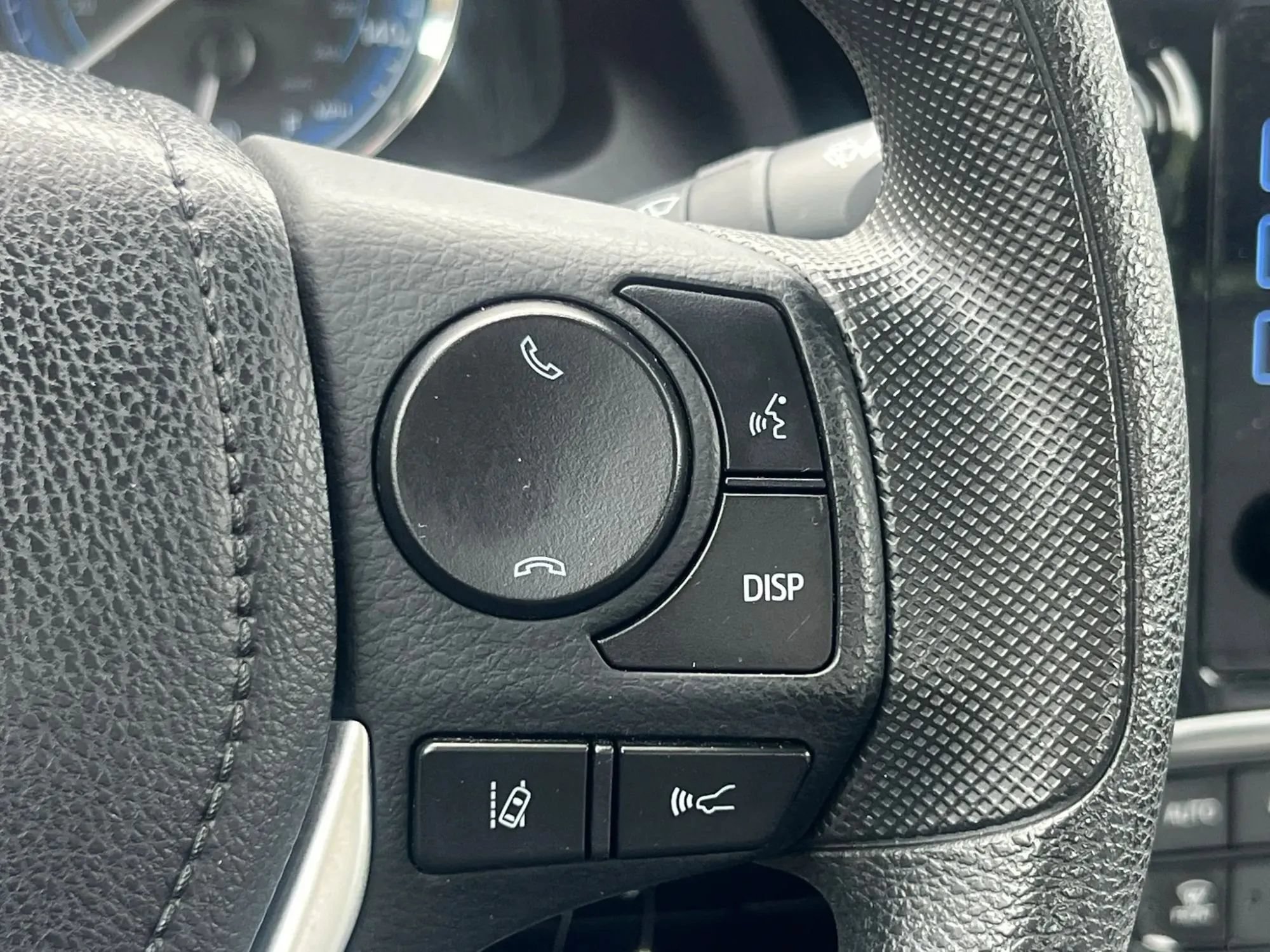 Used 2018 Toyota Corolla LE w/ Body Protection Package FWD image 29