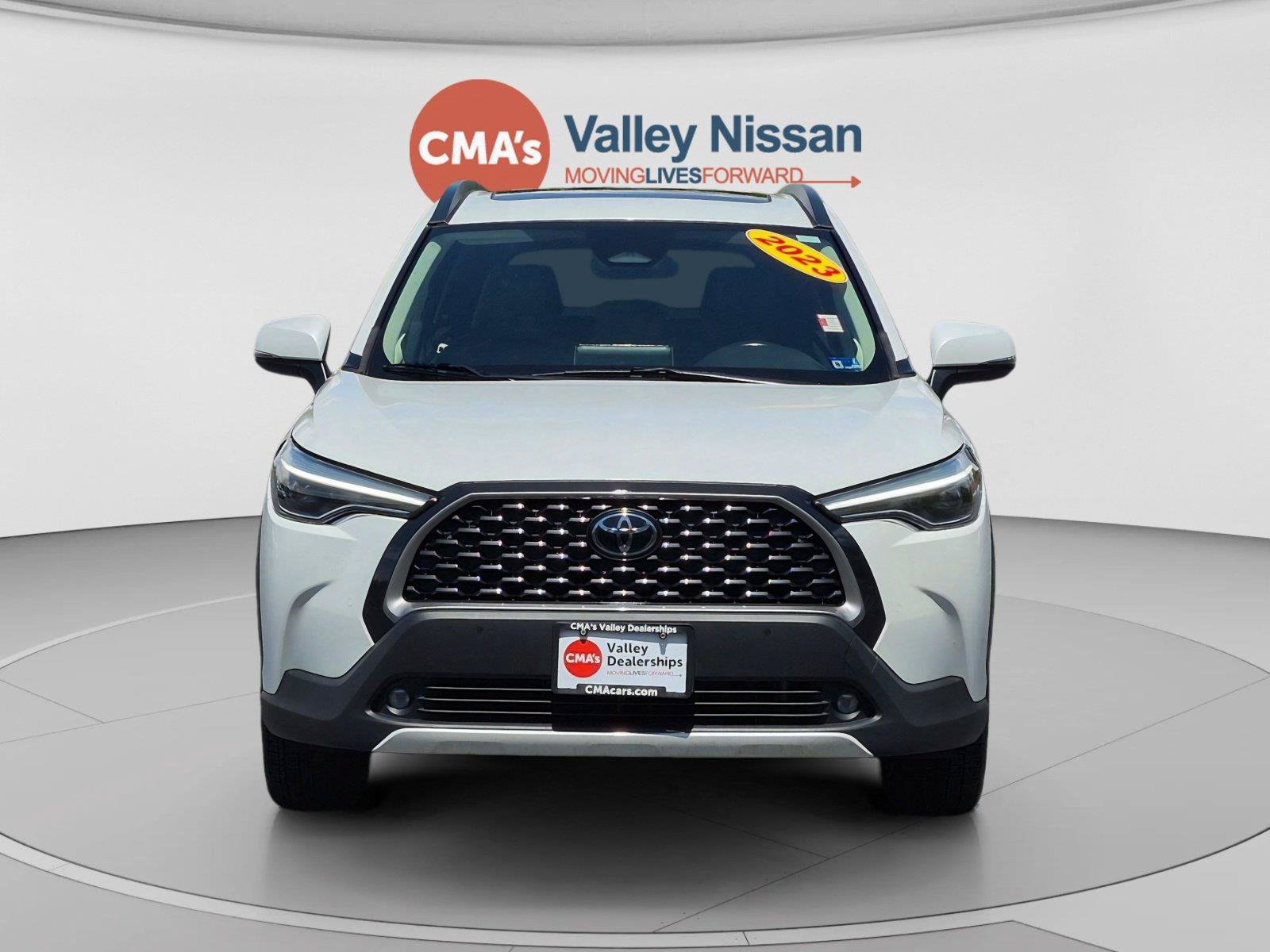 Used 2023 Toyota Corolla Cross XLE w/ Convenience Package AWD/4WD image 8