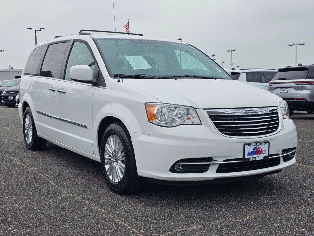 Used 2015 Chrysler Town & Country Limited