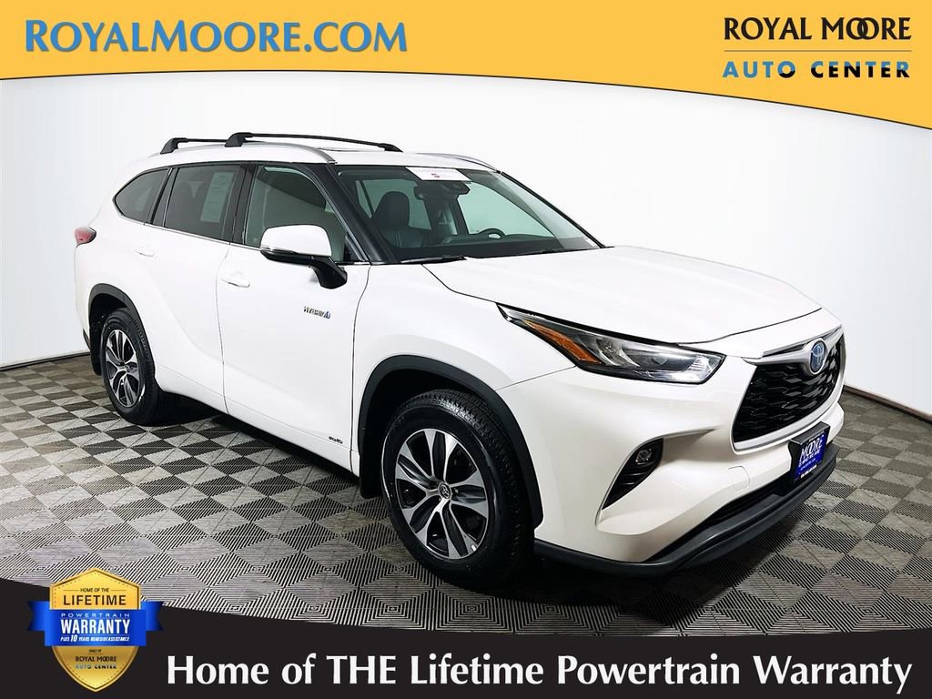 Certified 2020 Toyota Highlander XLE AWD/4WD image 1