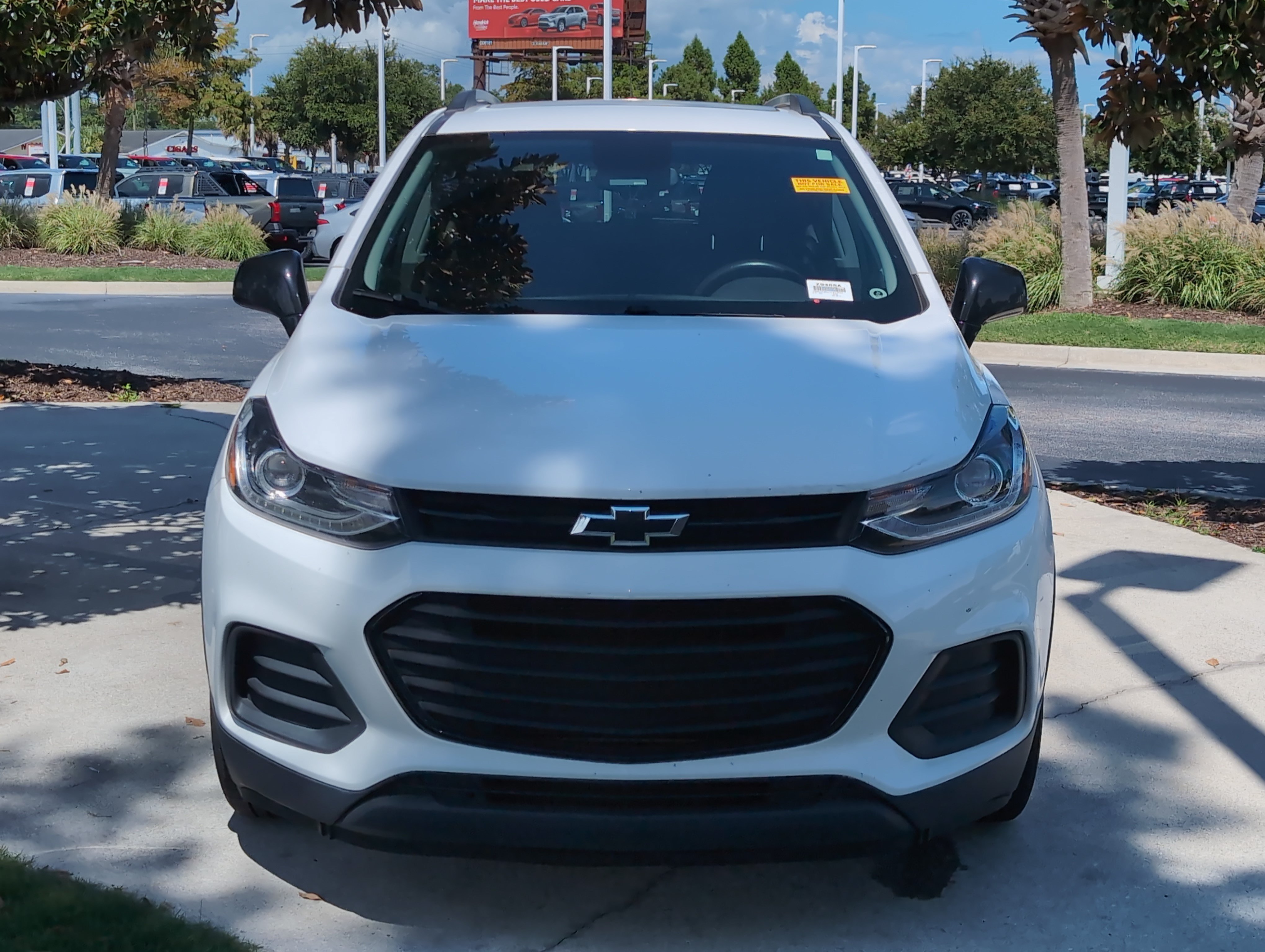 Used 2018 Chevrolet Trax LT w/ Sun & Sound Package FWD image 3