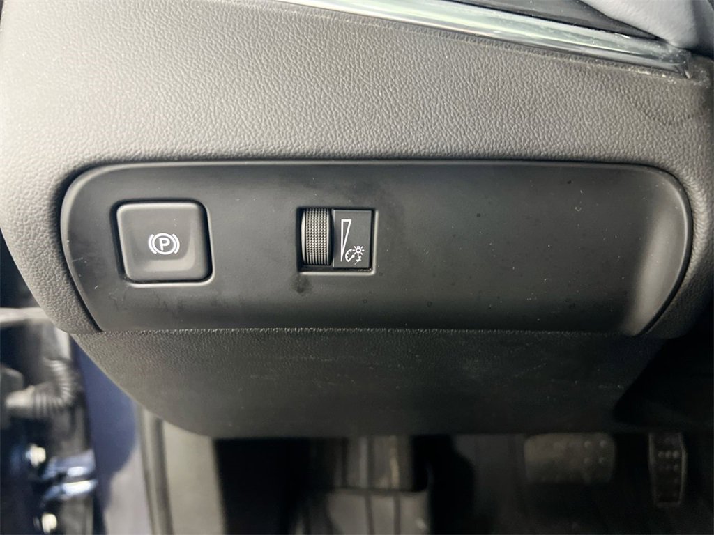 Used 2023 Buick Enclave Essence w/ Experience Buick Package image 18