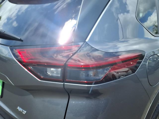 Used 2023 Nissan Rogue S AWD/4WD image 16