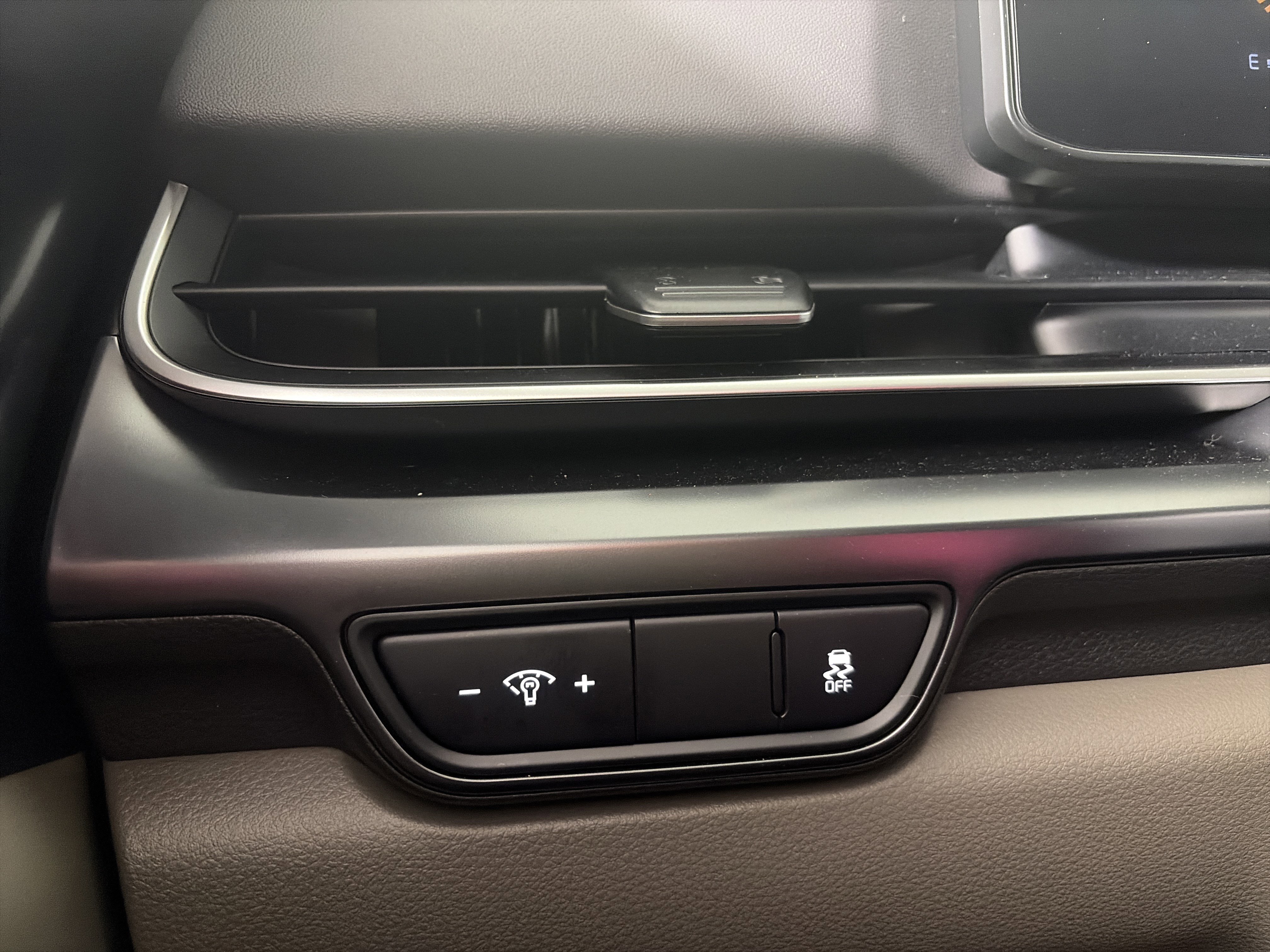 Used 2025 Kia Carnival image 36