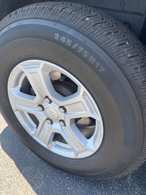 Used 2018 Jeep Wrangler Unlimited Sport S AWD/4WD image 16