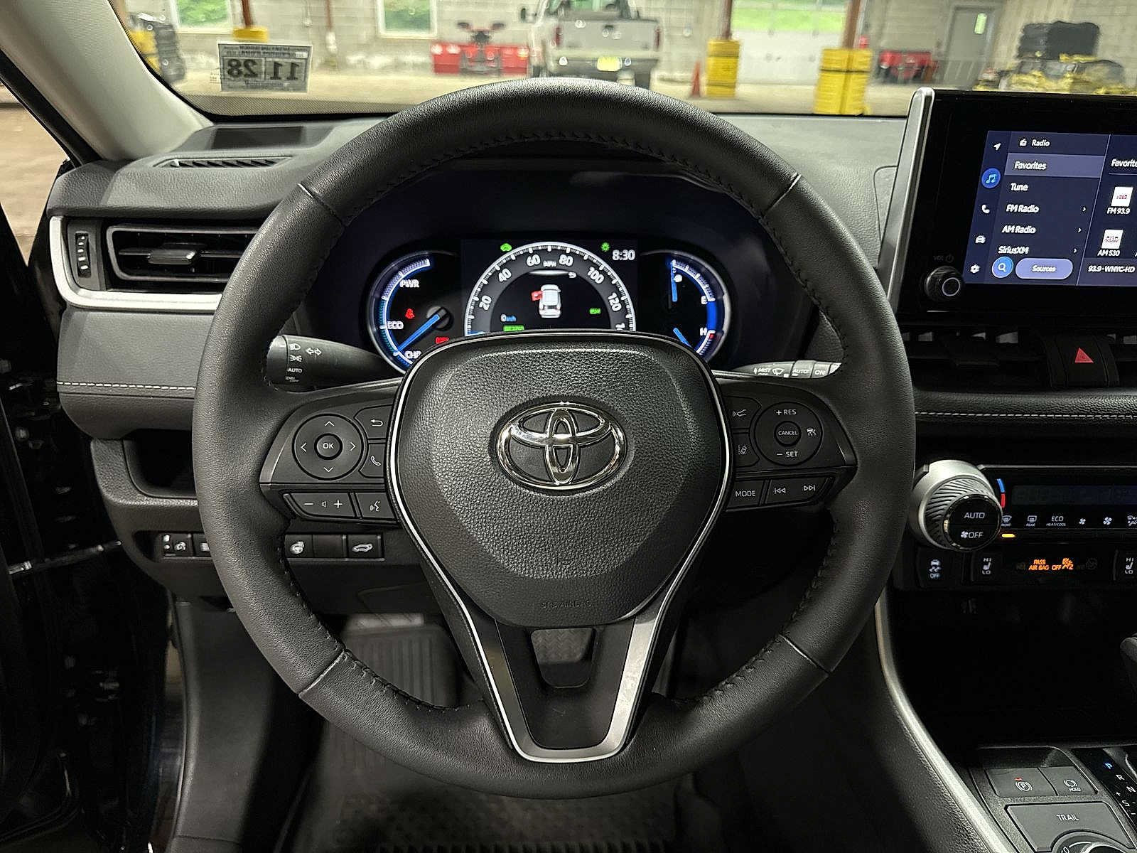 Used 2024 Toyota RAV4 XLE w/ Convenience Package AWD/4WD image 18