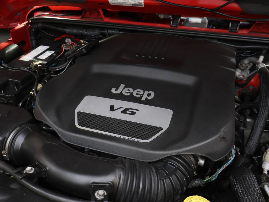 Used 2015 Jeep Wrangler Unlimited Sahara image 23