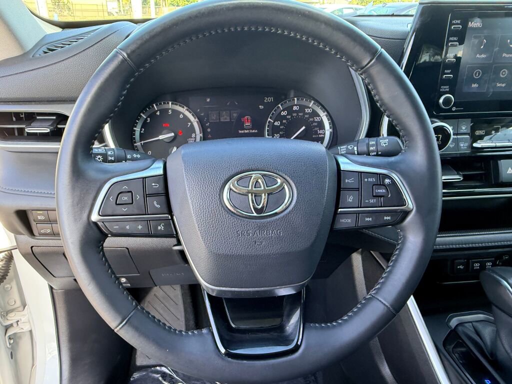 Used 2021 Toyota Highlander XLE image 33