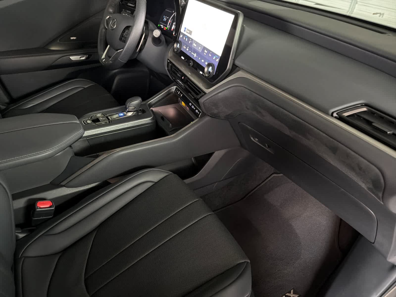 Certified 2025 Lexus TX 500h AWD w/ Technology Package image 16