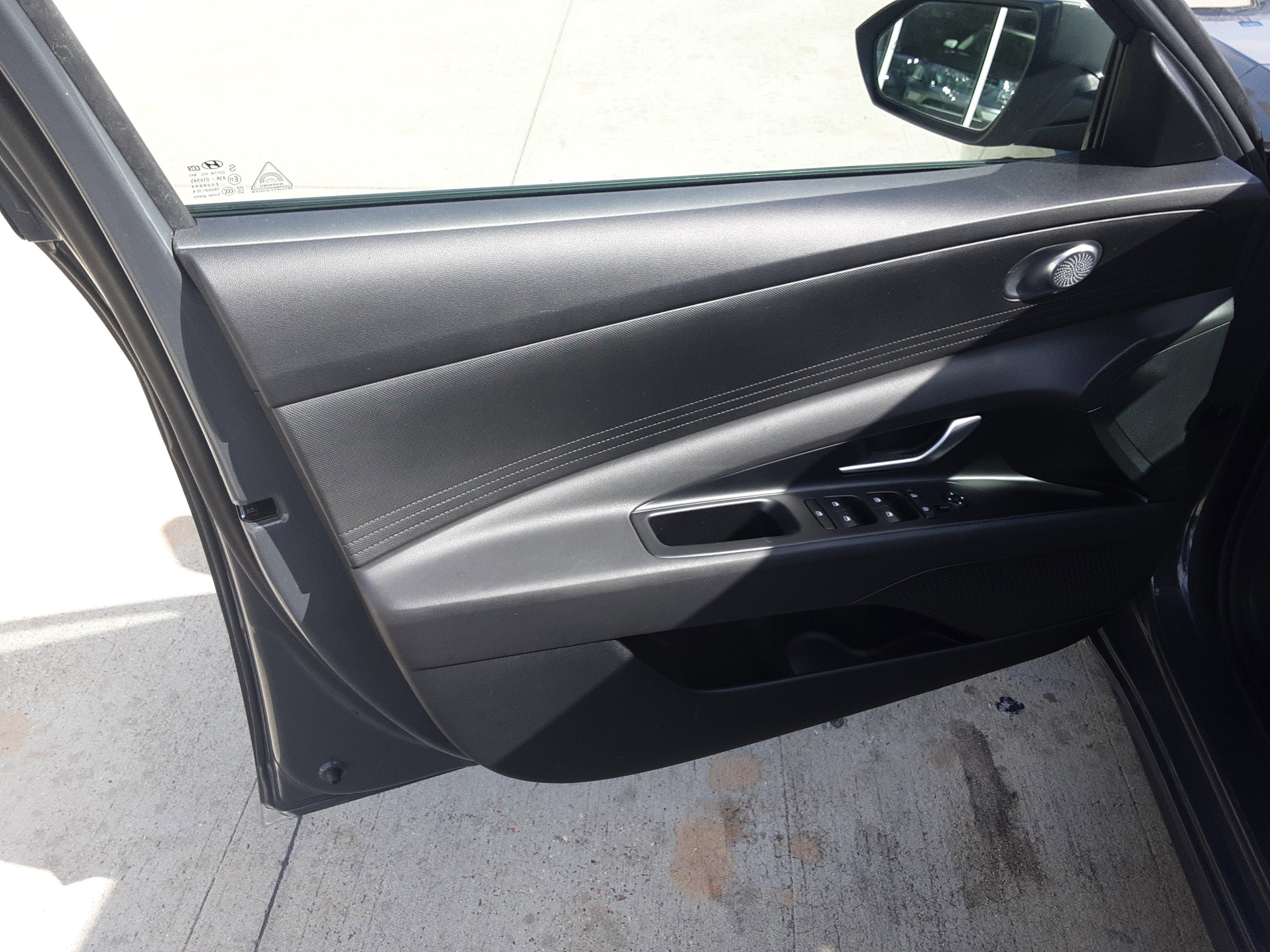 Used 2024 Hyundai Elantra SEL image 9