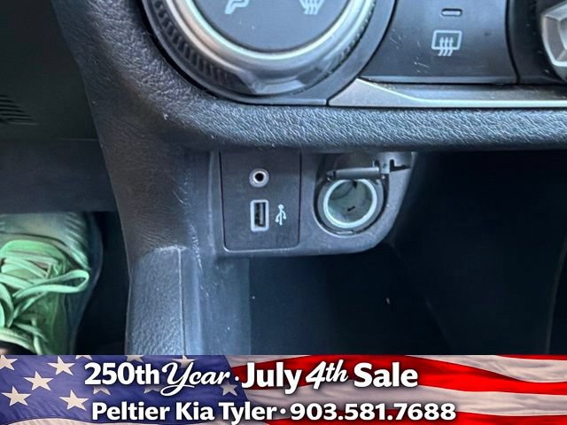 Used 2022 Nissan Versa SV FWD image 19