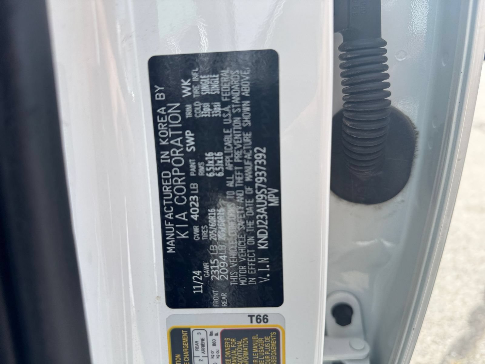 Used 2025 Kia Soul LX w/ LX Technology Package FWD image 27