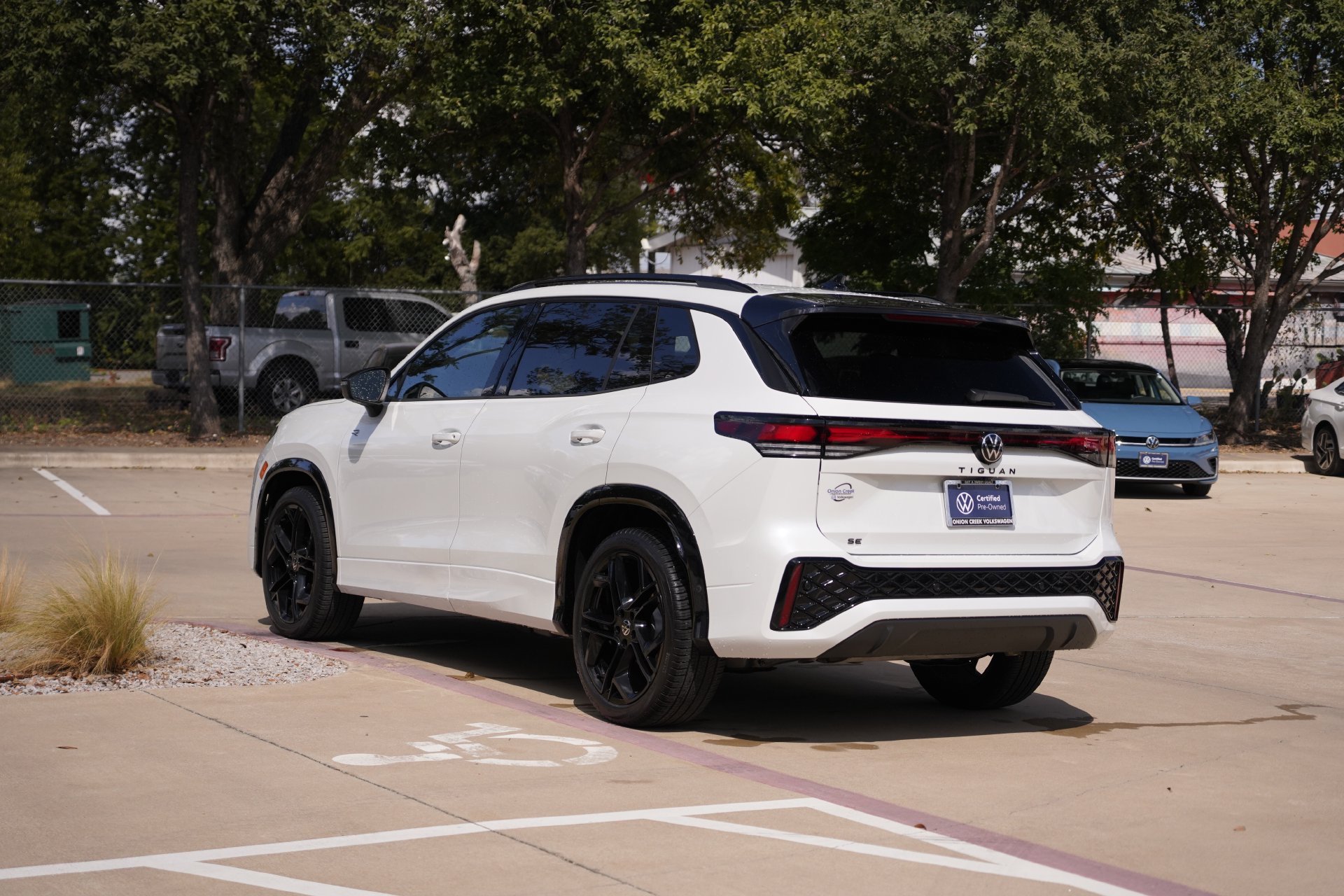 Certified 2026 Volkswagen Tiguan SE R-Line FWD image 7