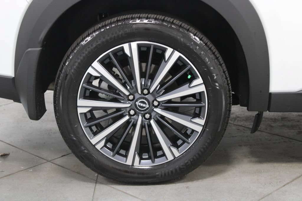 Used 2026 Nissan Pathfinder Platinum AWD/4WD image 13