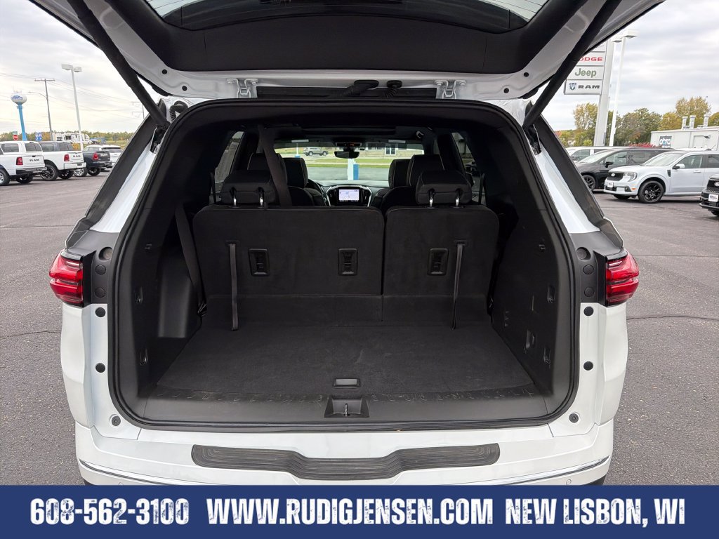 Used 2023 Chevrolet Traverse Premier AWD/4WD image 23