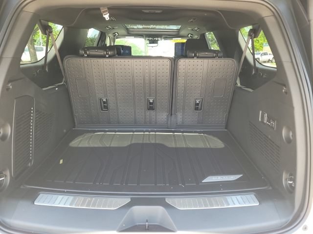 New 2026 Chevrolet Suburban High Country AWD/4WD image 19