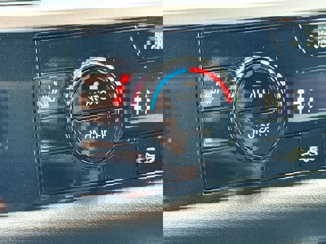 Certified 2025 Nissan Pathfinder SV image 17