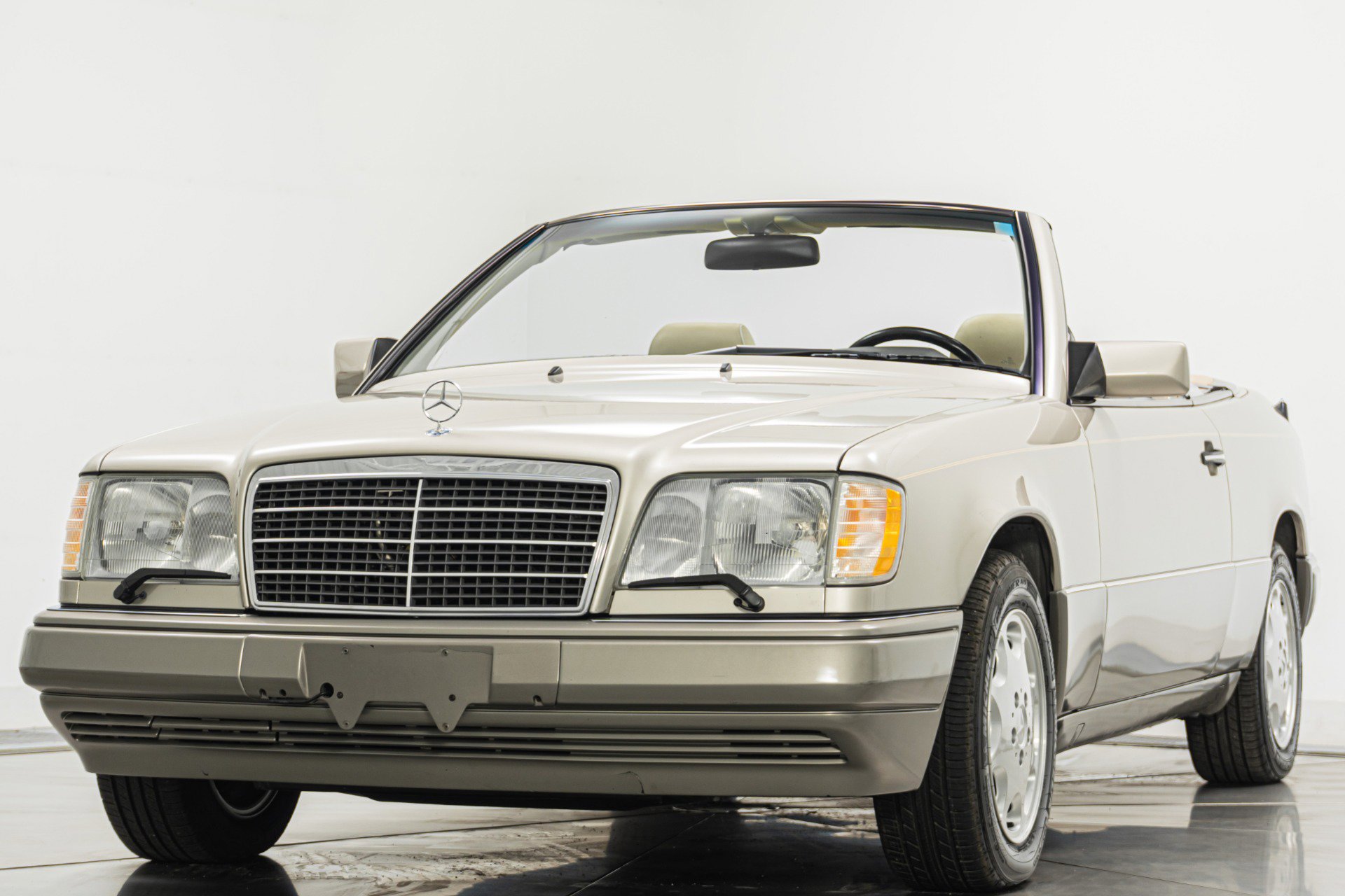 Used 1995 Mercedes-Benz E 320 Convertible image 5