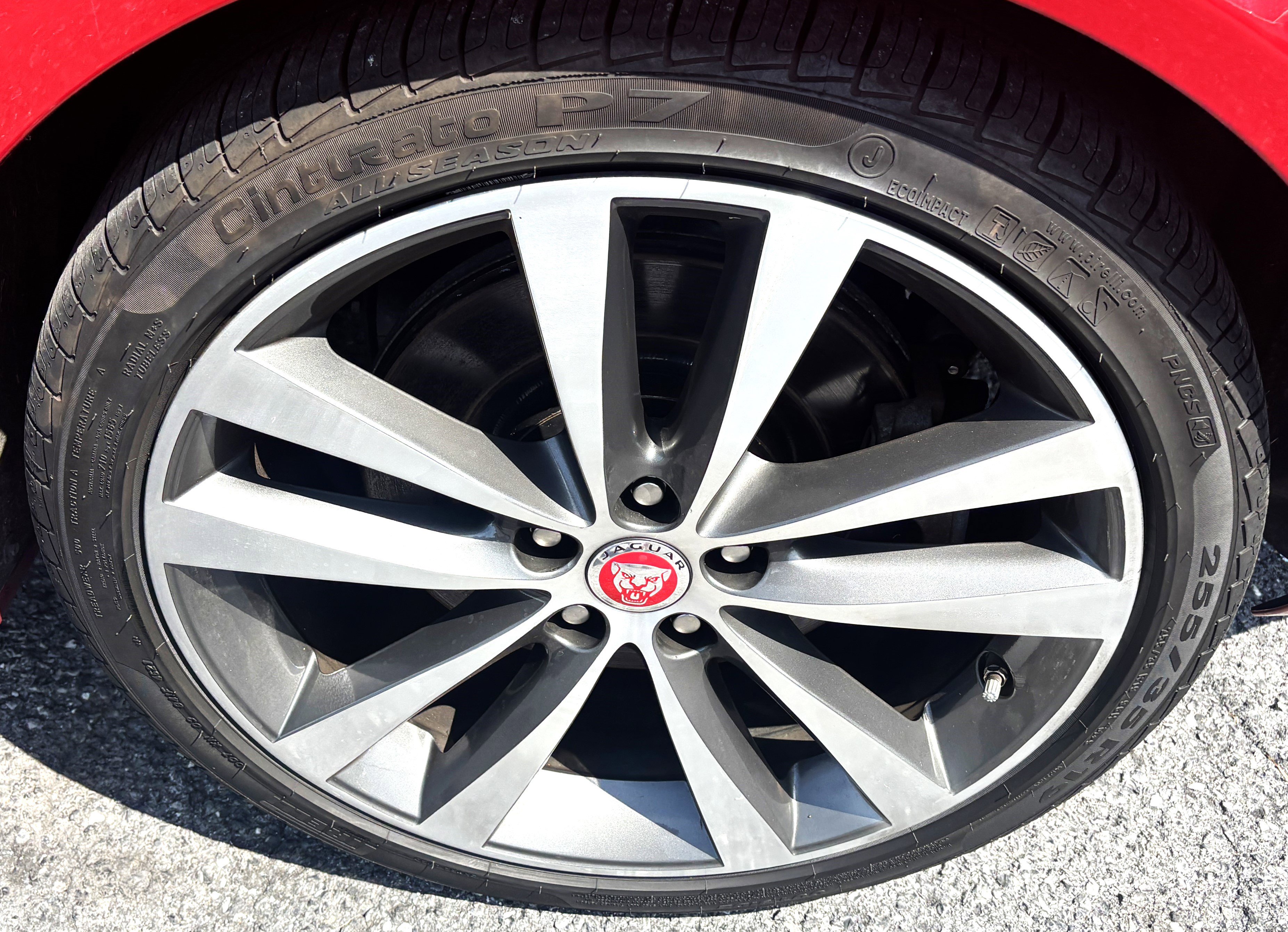 Used 2018 Jaguar XE R-Sport image 8
