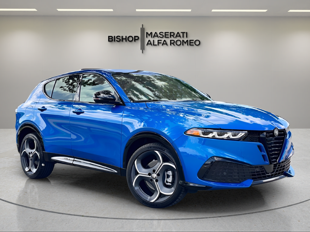 New 2026 Alfa Romeo Tonale w/ Black Premium Package AWD/4WD image 1