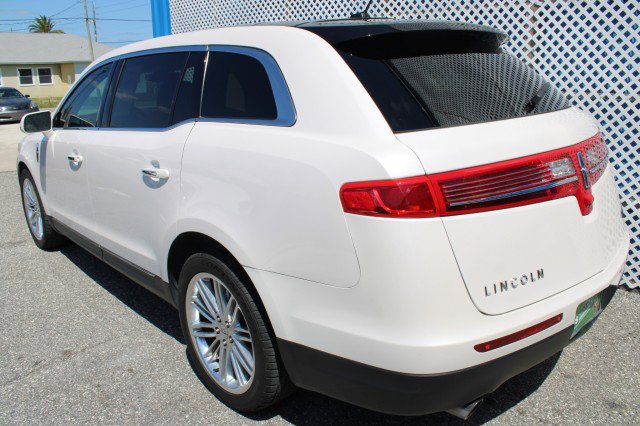 Used 2018 Lincoln MKT AWD w/ Technology Package image 5