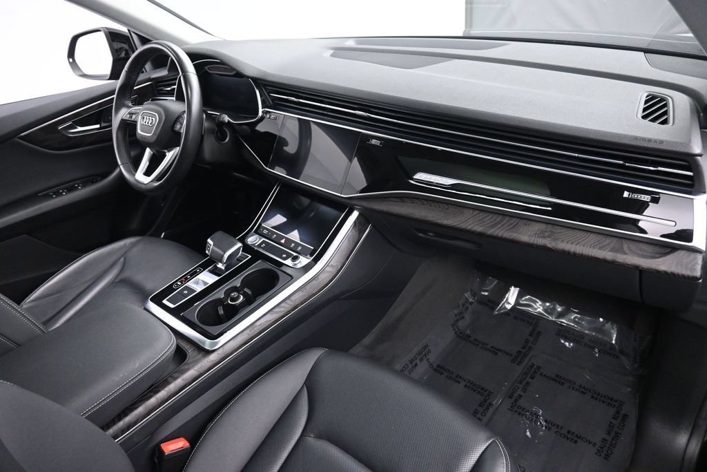 Used 2020 Audi Q8 Premium Plus w/ Premium Plus Package AWD/4WD image 22