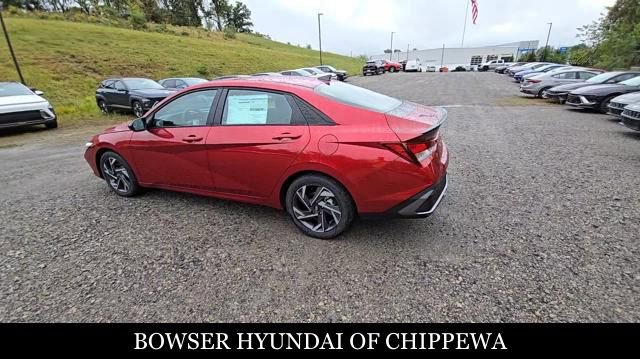 Used 2025 Hyundai Elantra Sport image 4