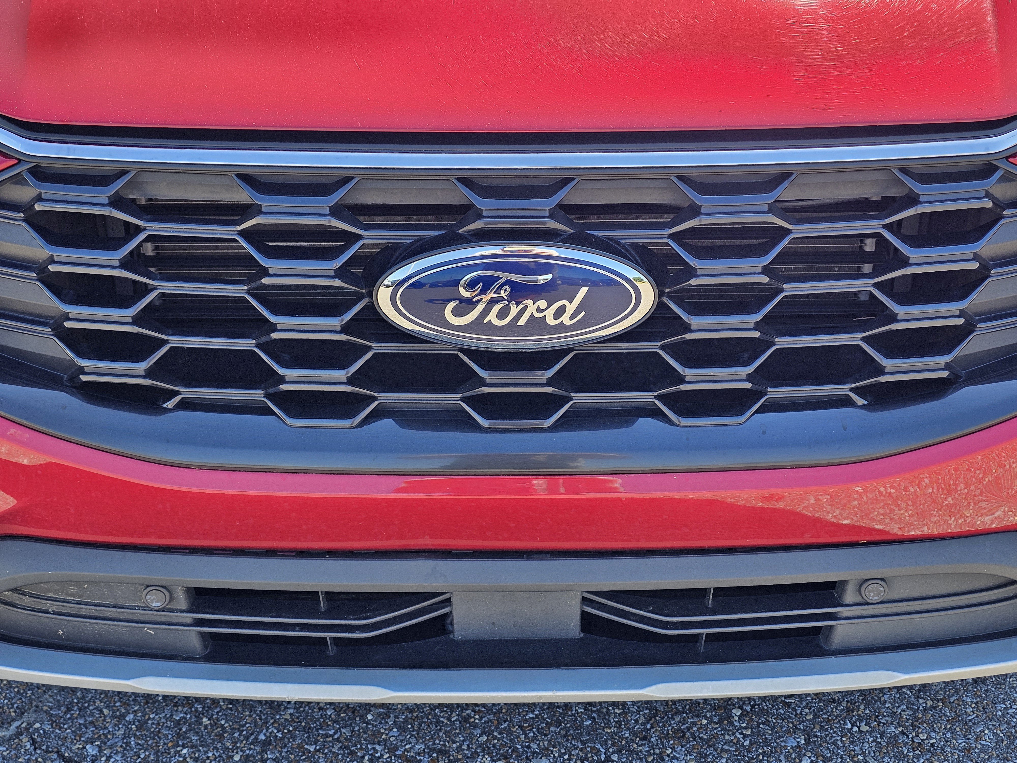 Used 2025 Ford Escape ST-Line w/ Tech Pack #1 FWD image 3