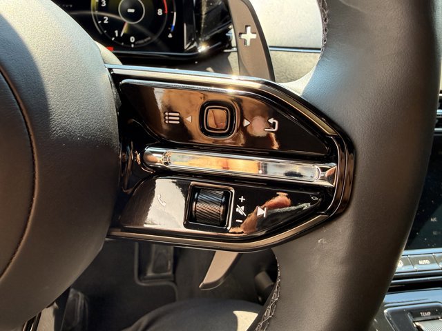 Used 2025 Aston Martin V8 Vantage Coupe RWD image 14