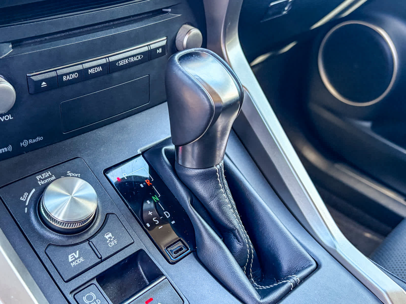 Used 2019 Lexus NX 300h AWD w/ Premium Package image 18