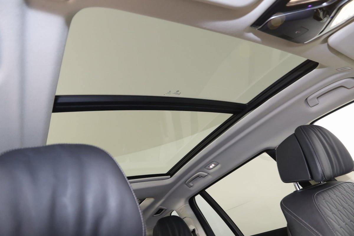 Used 2022 BMW X7 xDrive40i w/ Premium Package image 11