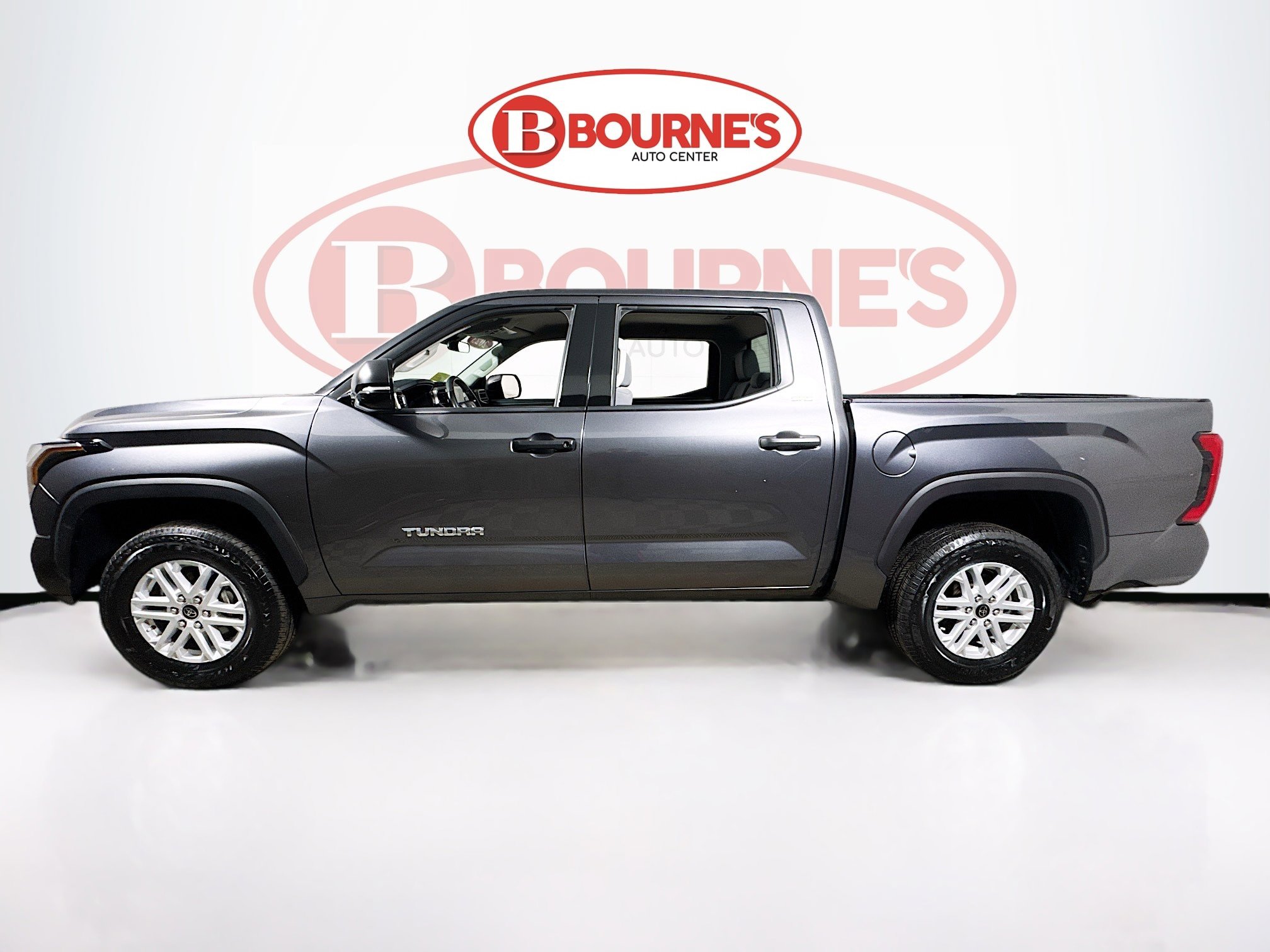 Used 2023 Toyota Tundra SR5 w/ SR5 Convenience Package AWD/4WD image 5