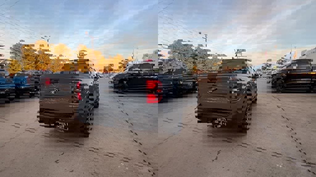 New 2025 Ford Maverick Lariat image 6